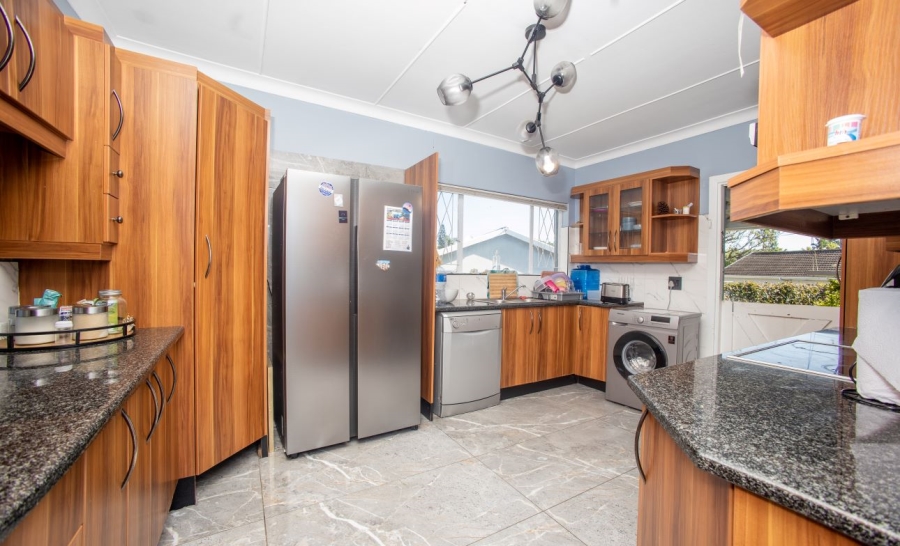 To Let 3 Bedroom Property for Rent in Blue Bend Eastern Cape